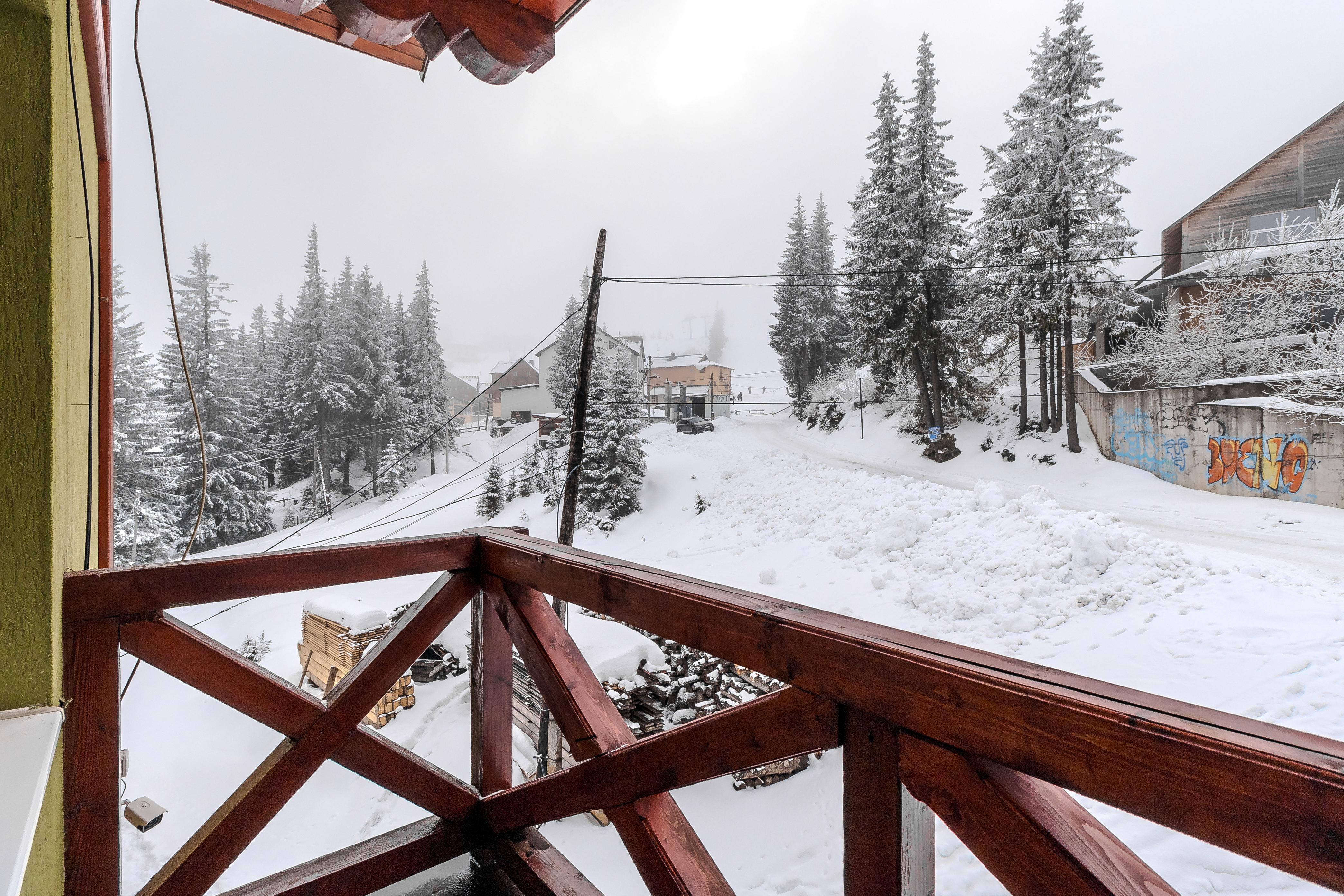 Robert Hotel Dragobrat Exterior photo